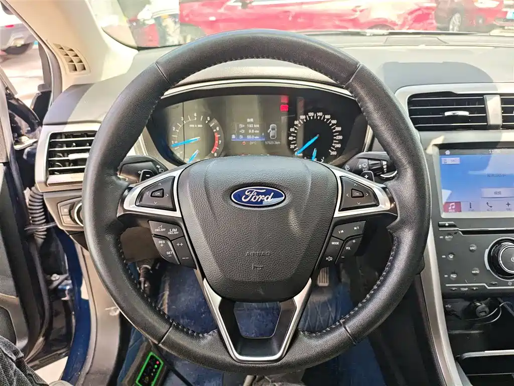 Ford Mondeo 2017 — фото 11