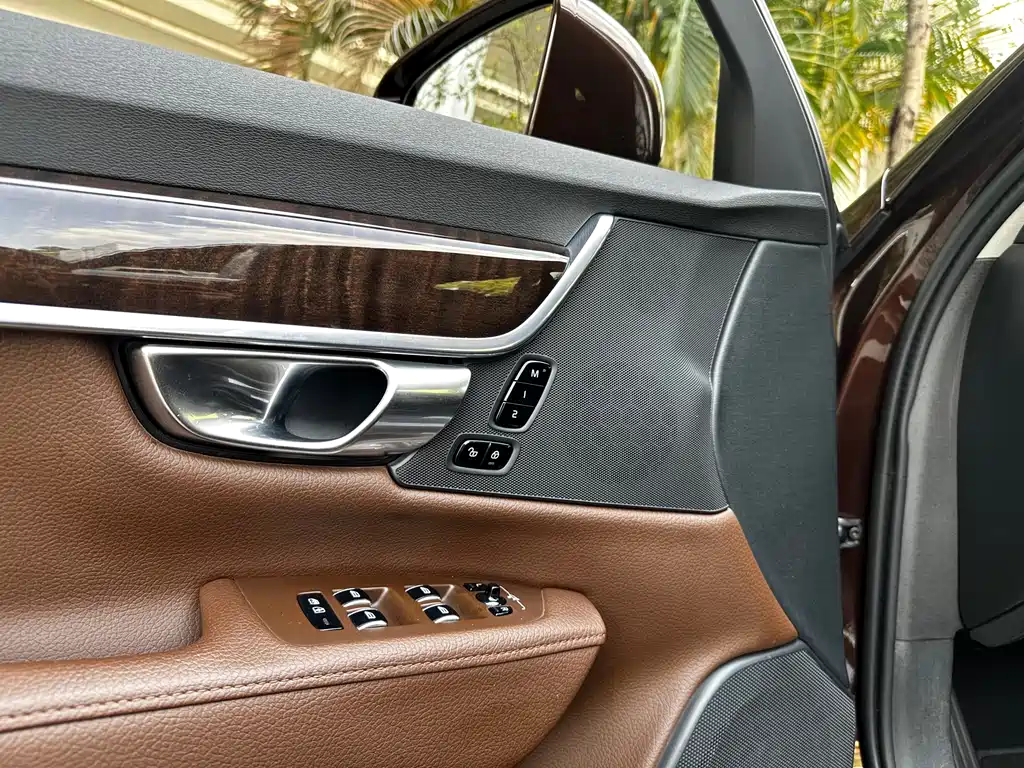 Volvo S90 2017 — фото 17