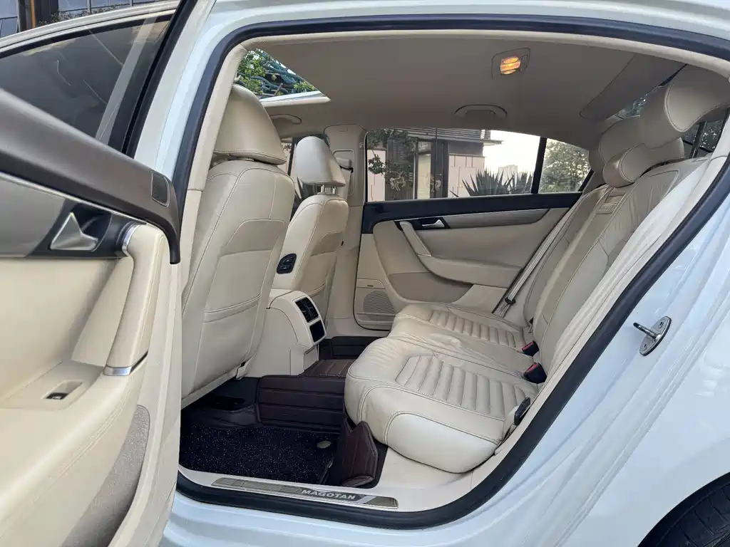 Volkswagen Magotan 2014