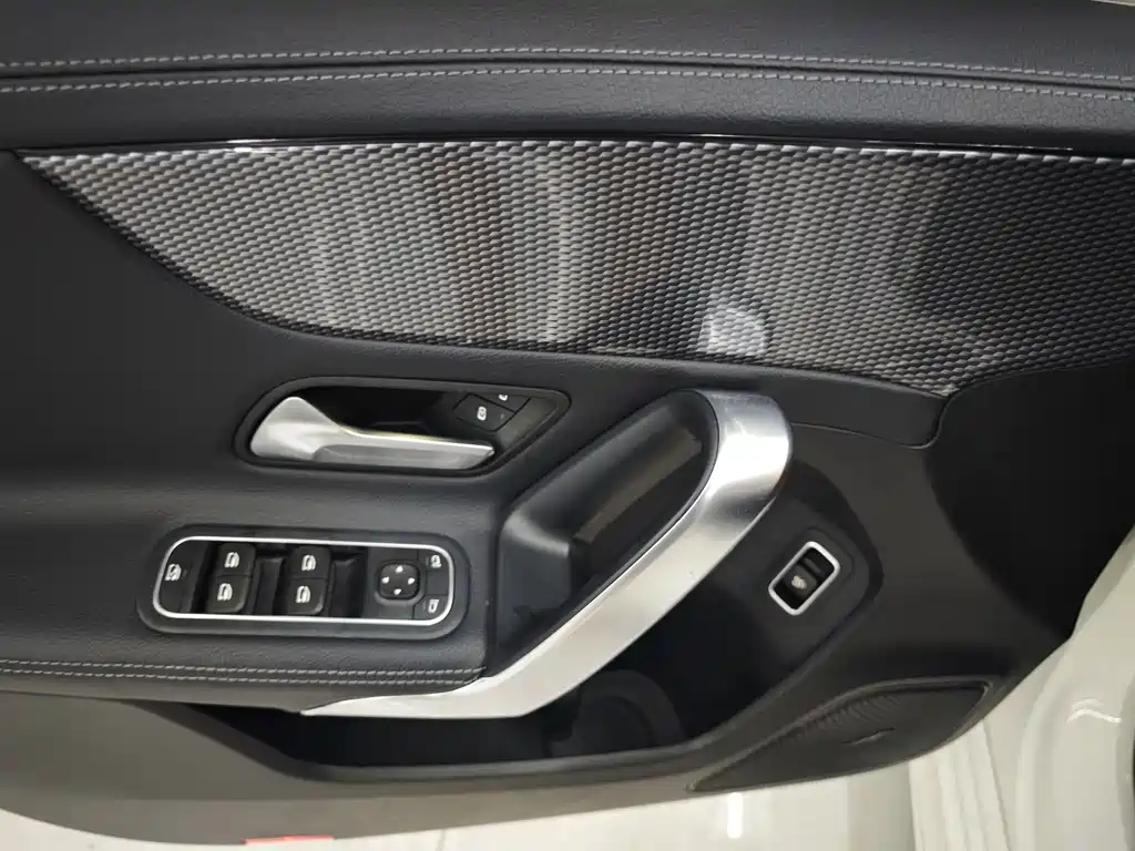 Mercedes-Benz A-Class 2020 — фото 13