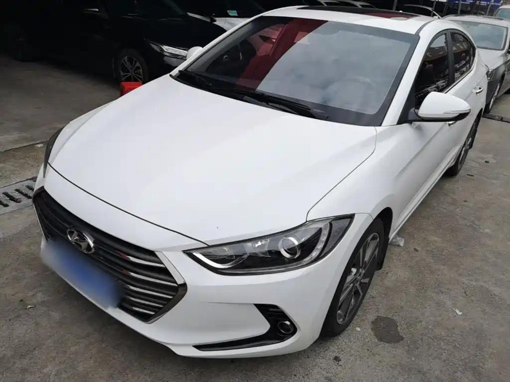 Hyundai Elantra 2018 — фото 2