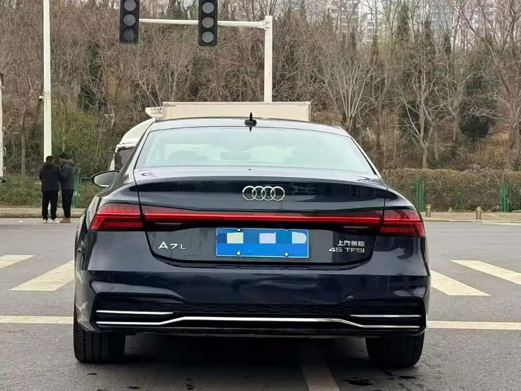 Audi A7L 2023 — фото 8
