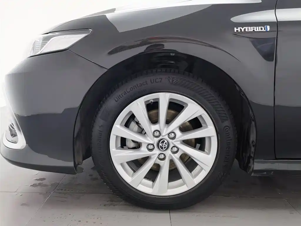 Toyota Camry 2021 — фото 17