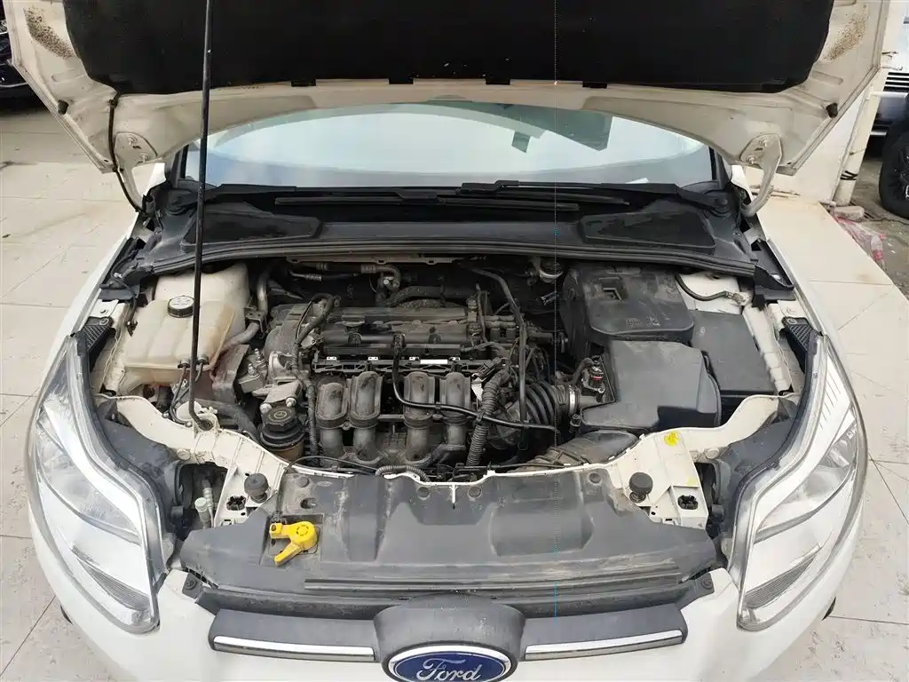 Ford Focus 2015 — фото 16