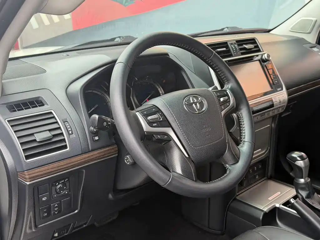 Toyota Prado 2019 — фото 8