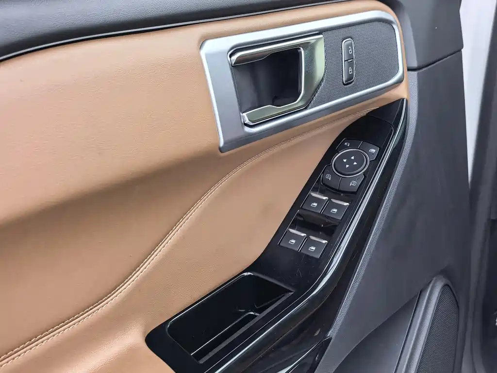 Ford Explorer 2023 — фото 24