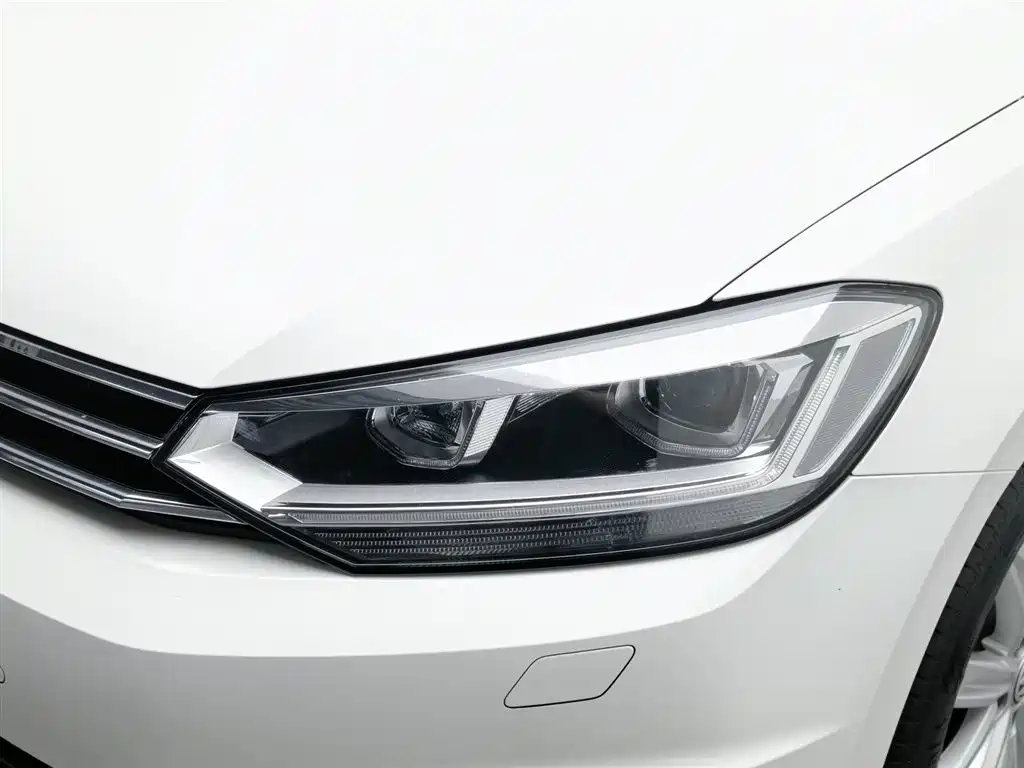 Volkswagen Touran 2018 — фото 7