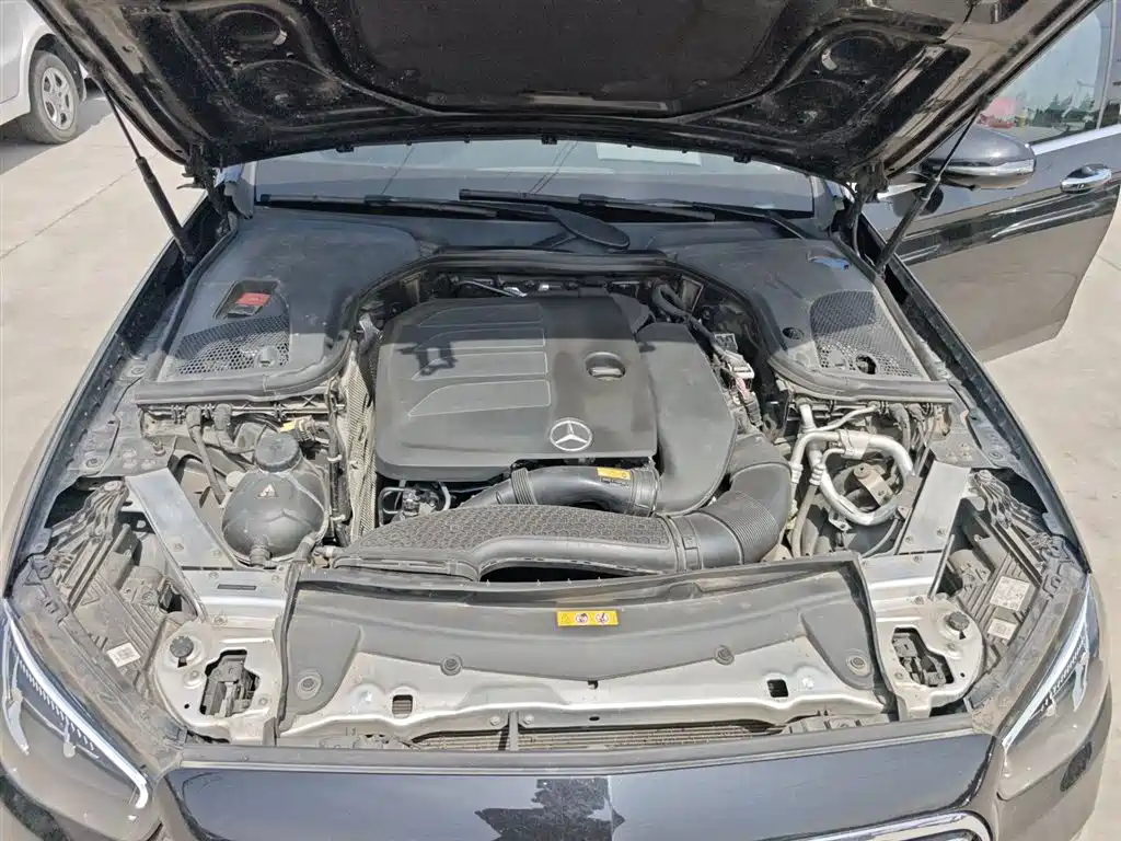 Mercedes-Benz E-Class 2023 — фото 16