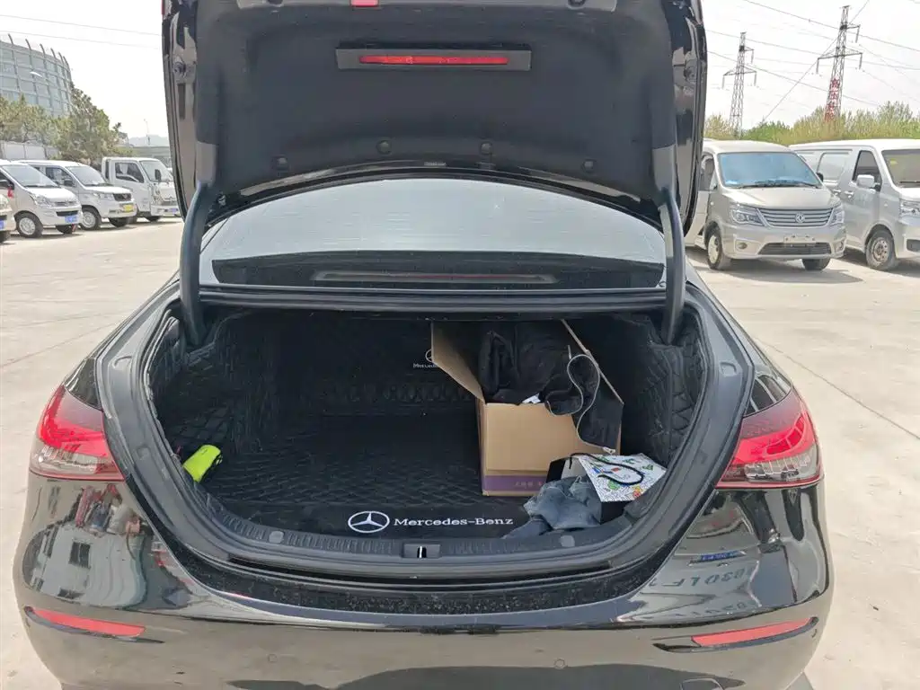 Mercedes-Benz E-Class 2023 — фото 15