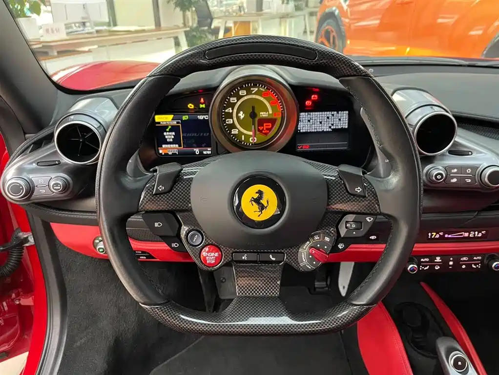 Ferrari F8 2021 — фото 15
