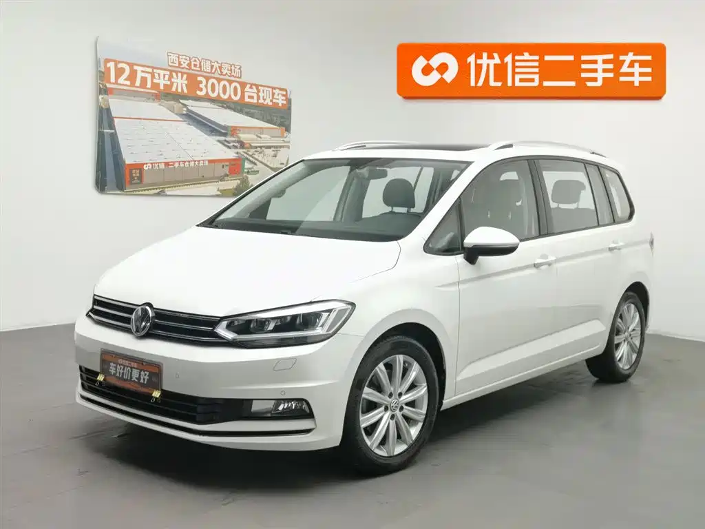 Volkswagen Touran 2018 — фото 1