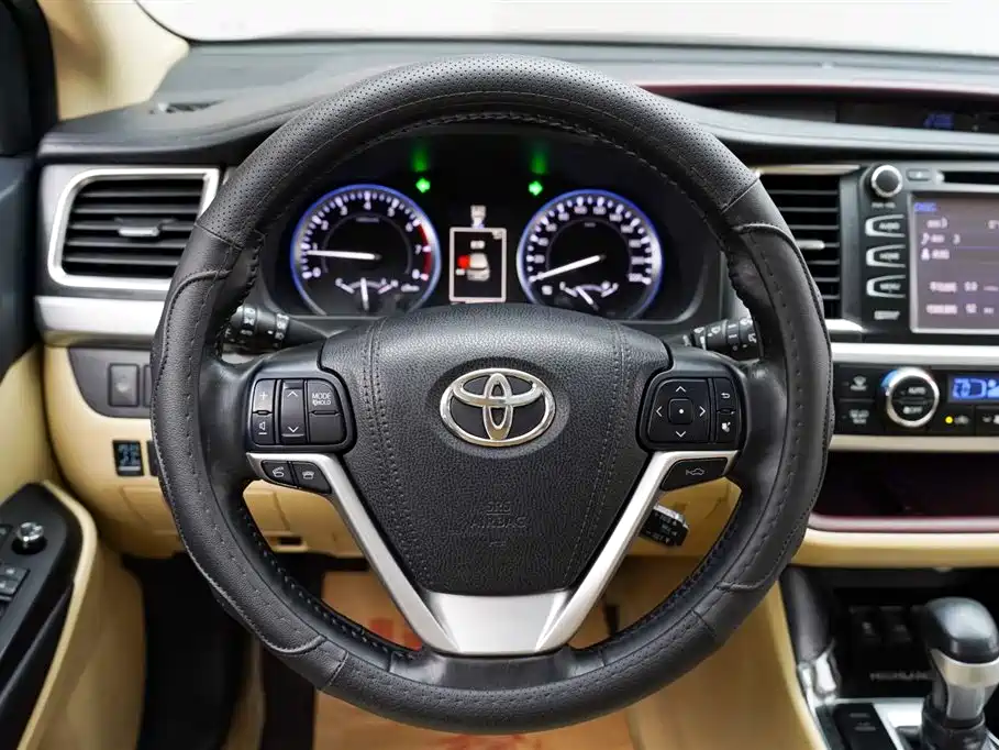 Toyota Highlander 2018 — фото 9