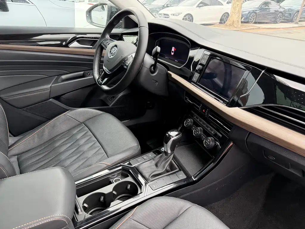 Volkswagen Passat 2020 — фото 10