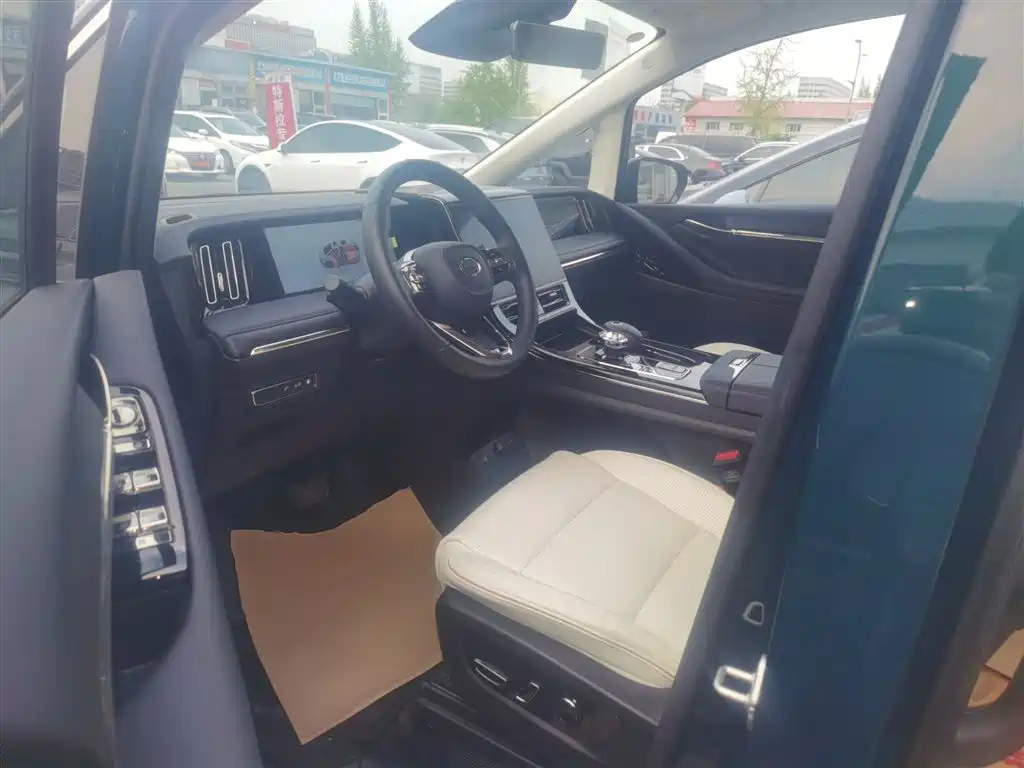 GAC Motor Trumpchi E9 2025 — фото 11