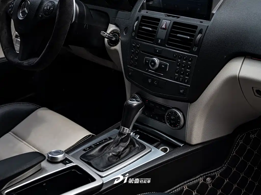 Mercedes-Benz GLA AMG 2015 — фото 11