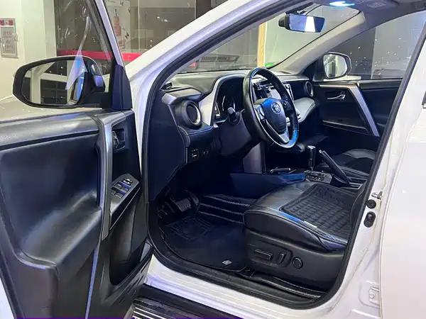 Toyota RAV4 2017