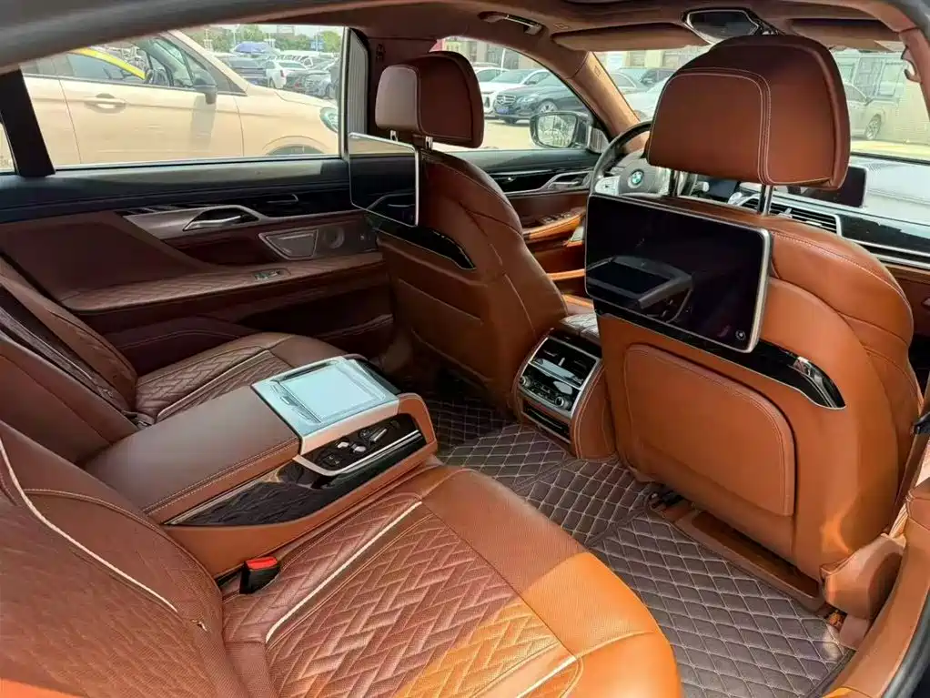 BMW 7 Series 2021