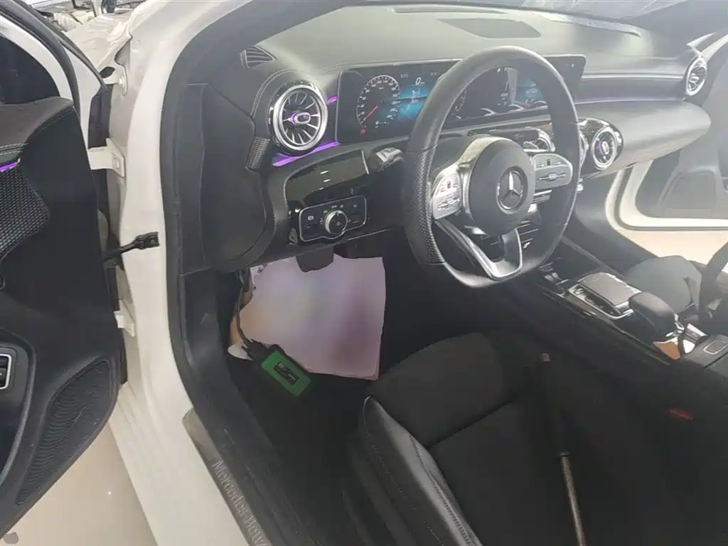 Mercedes-Benz A-Class 2020 — фото 16