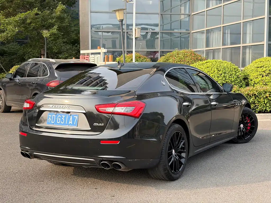Maserati Ghibli 2017 — фото 10