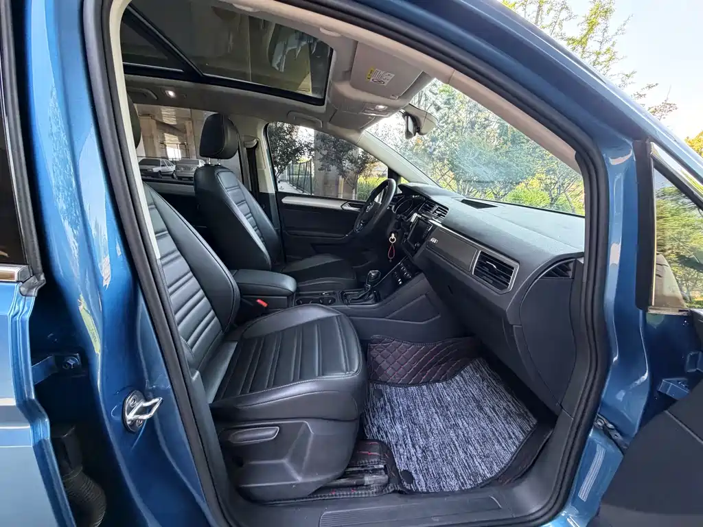 Volkswagen Touran 2018 — фото 15