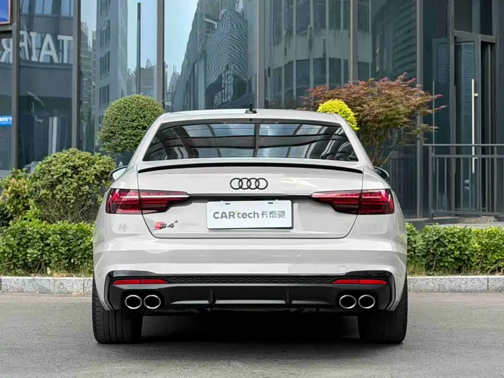 Audi S4 2024 — фото 4