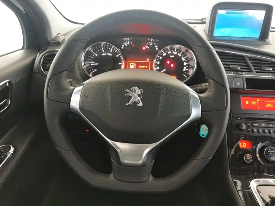 Peugeot 3008 2014 — фото 15