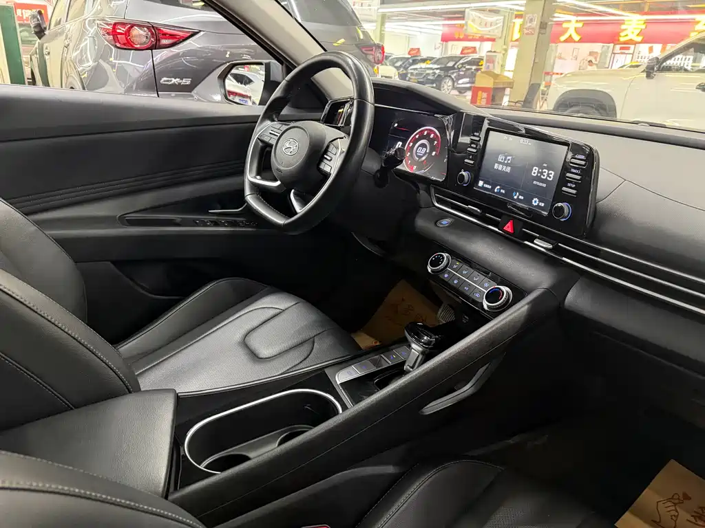 Hyundai Elantra 2021 — фото 17
