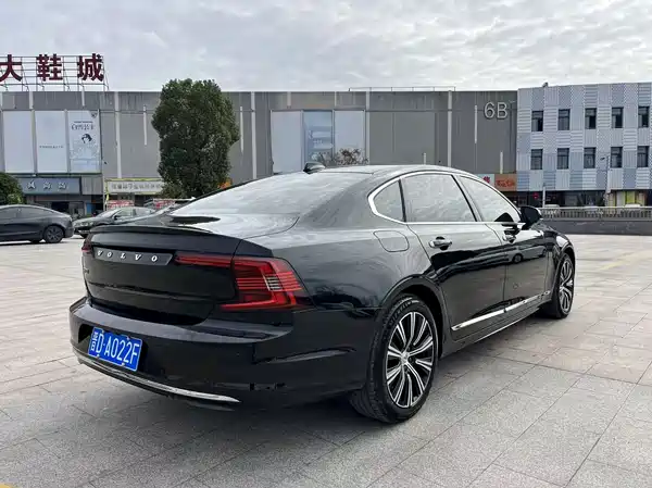 Volvo S90 2022