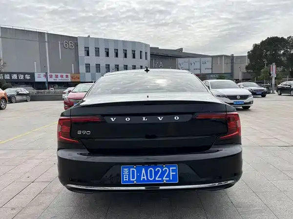 Volvo S90 2022