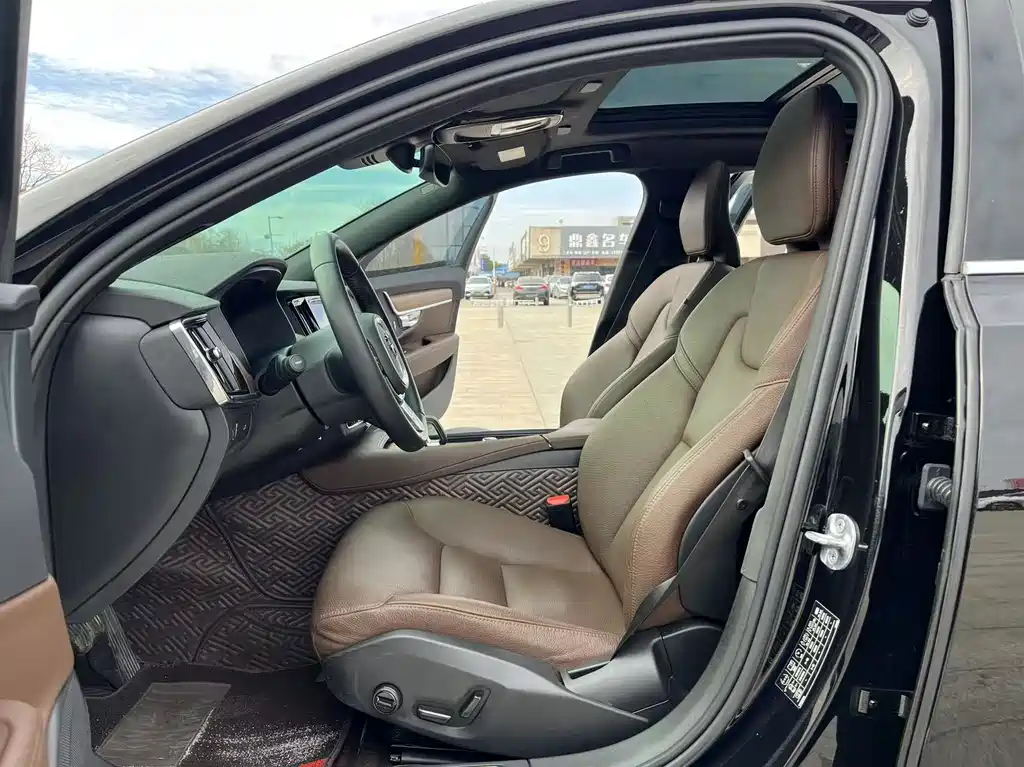 Volvo S90 2022 — фото 12