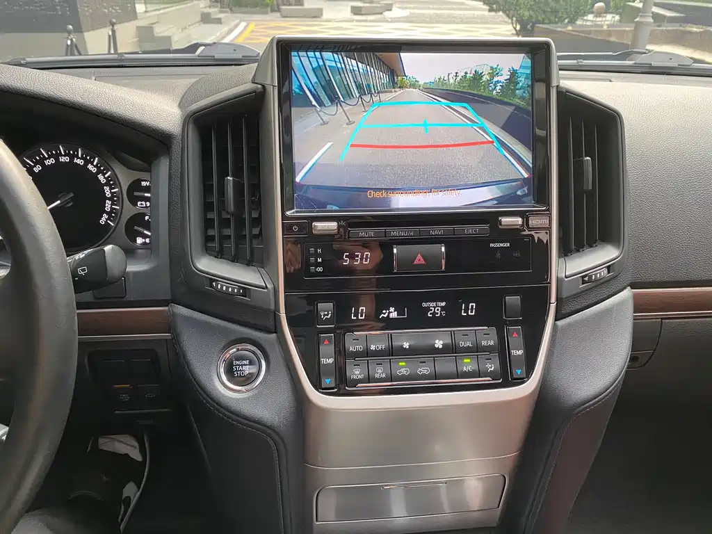 Toyota Land Cruiser 2019 — фото 16