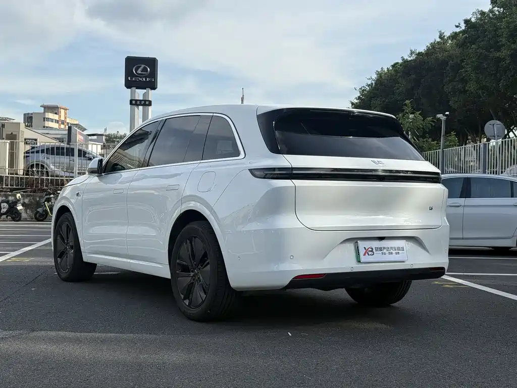 Li Auto Li L6 2025