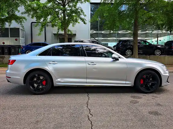 Audi A4L 2017