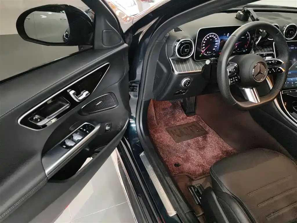 Mercedes-Benz C-Class 2023 — фото 16