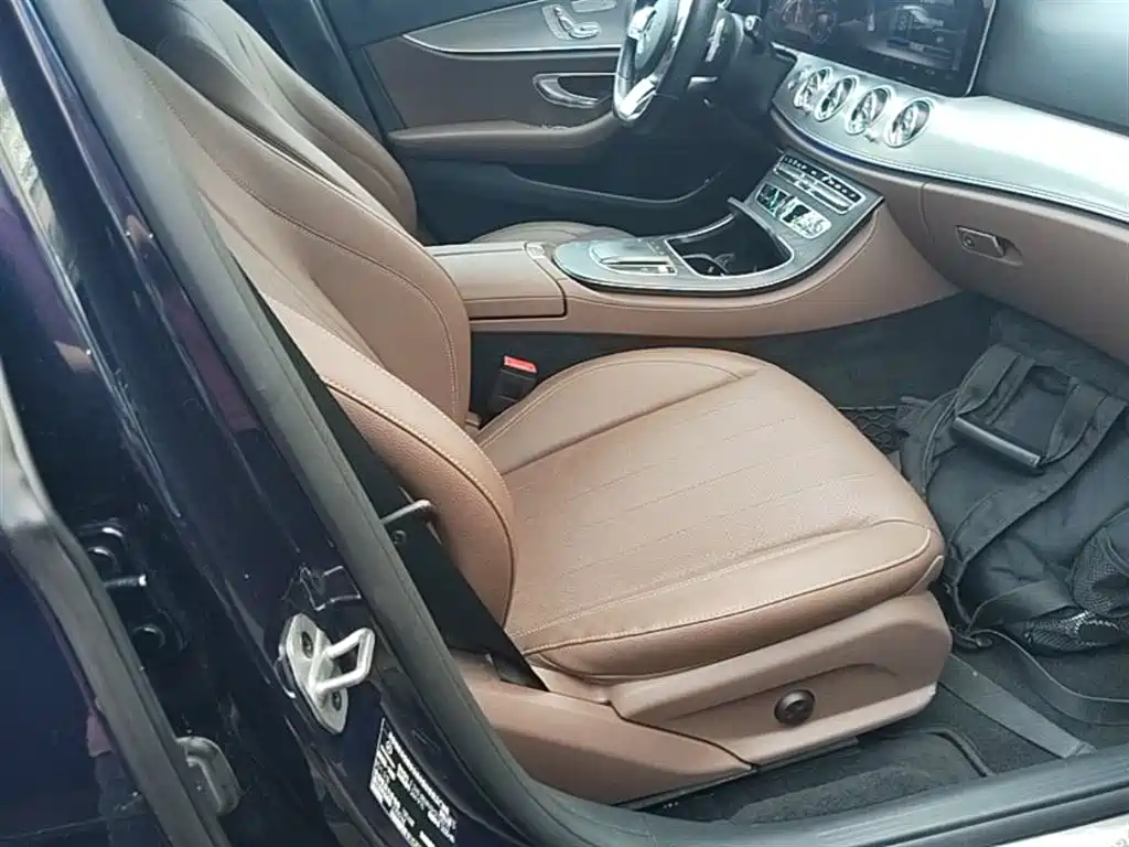 Mercedes-Benz E-Class 2020 — фото 25