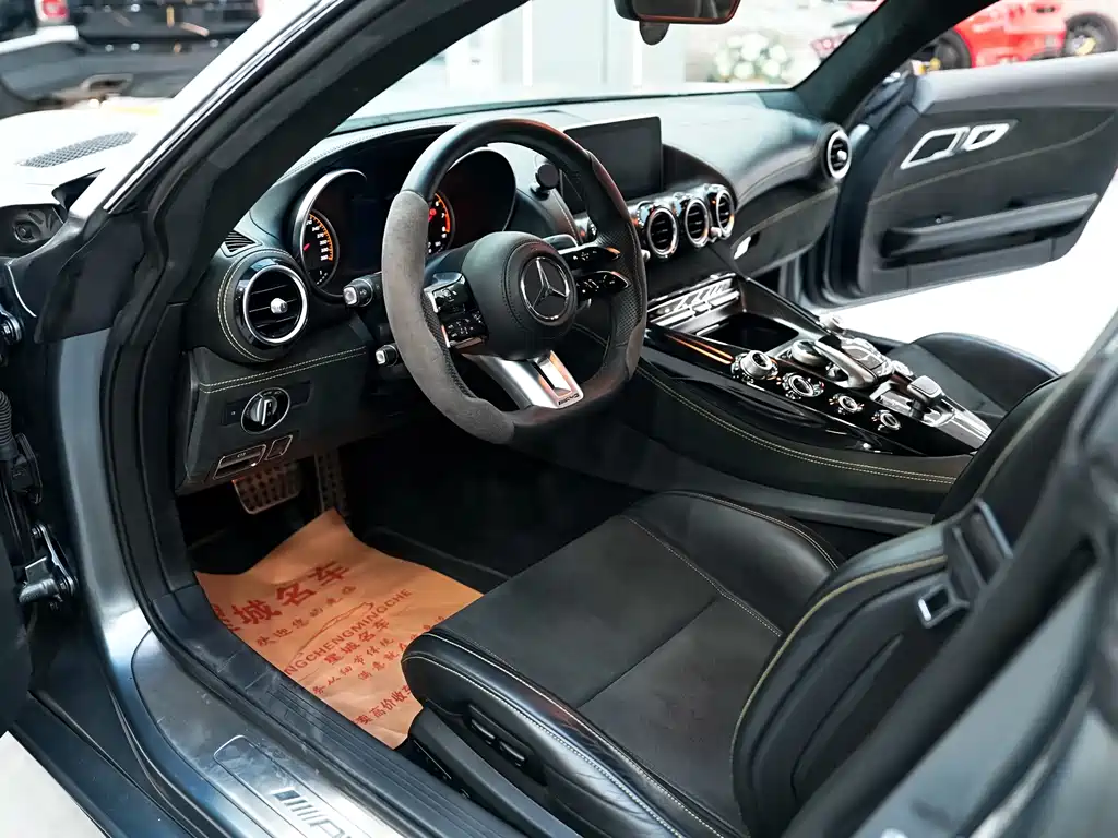 Mercedes-Benz AMG GT 2017 — фото 16
