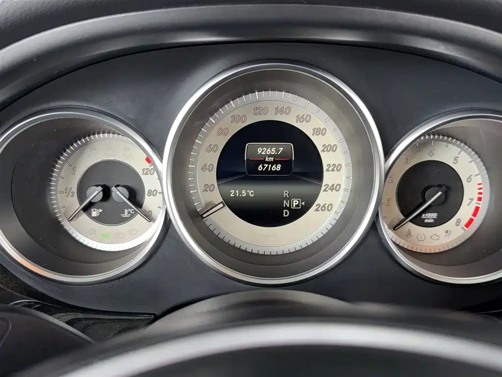 Mercedes-Benz CLS 2015 — фото 11