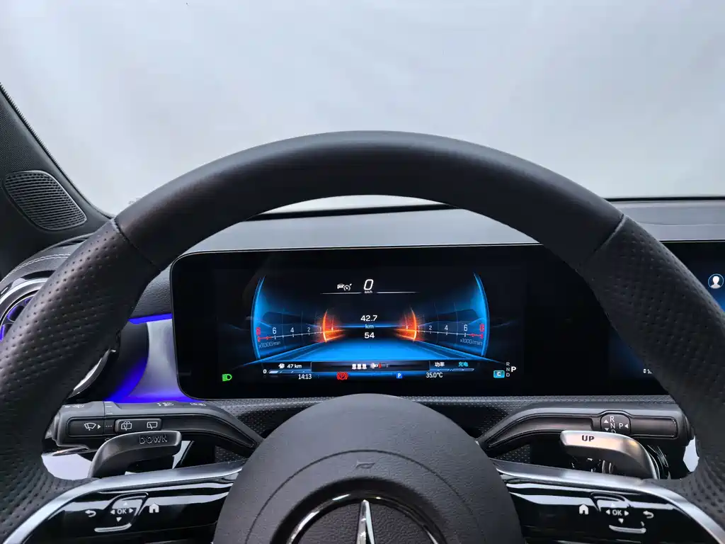 Mercedes-Benz A-Class AMG 2026 — фото 9
