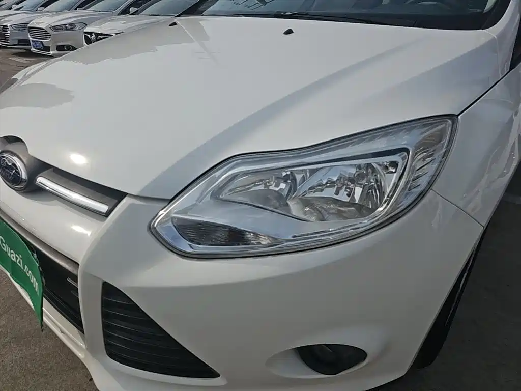Ford Focus 2014 — фото 24