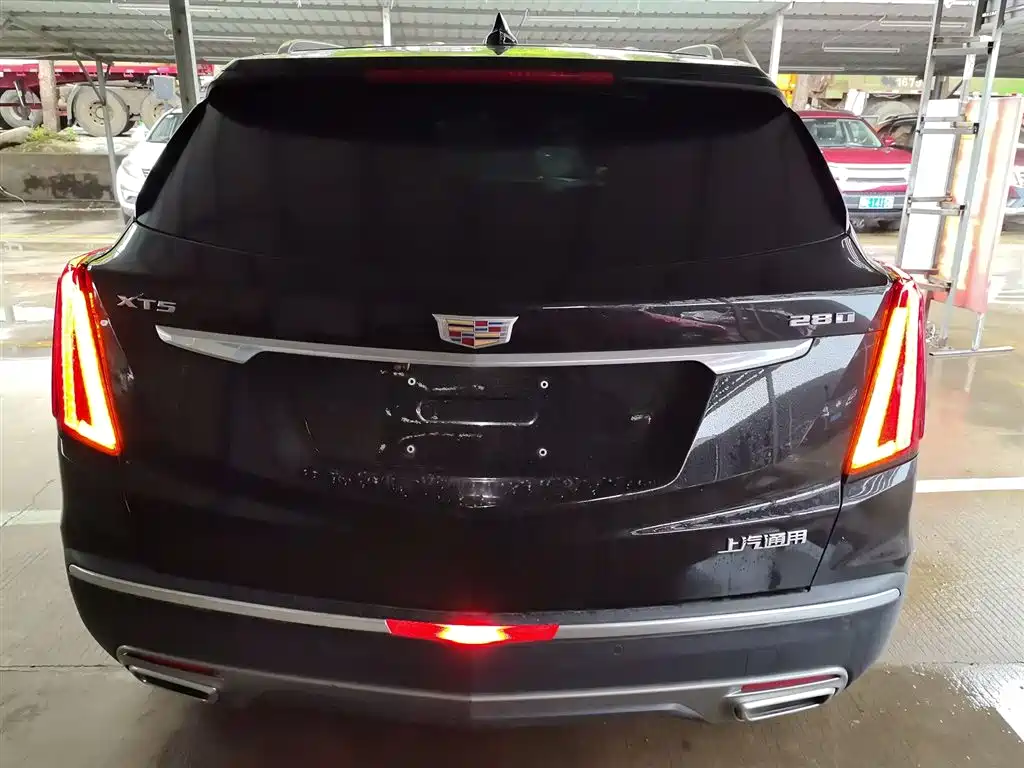 Cadillac XT5 2021 — фото 4