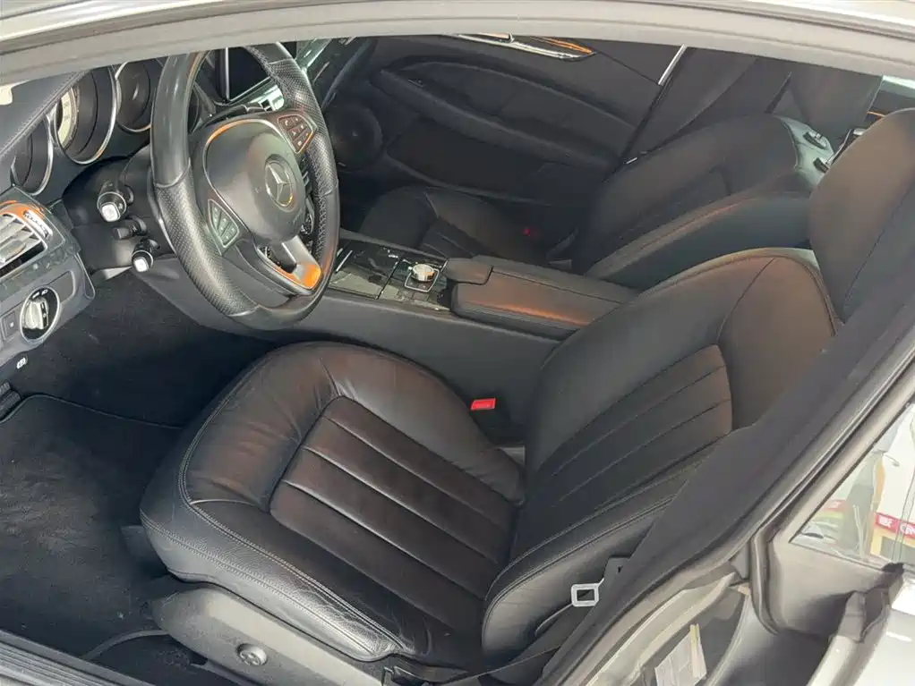 Mercedes-Benz CLS 2015 — фото 19