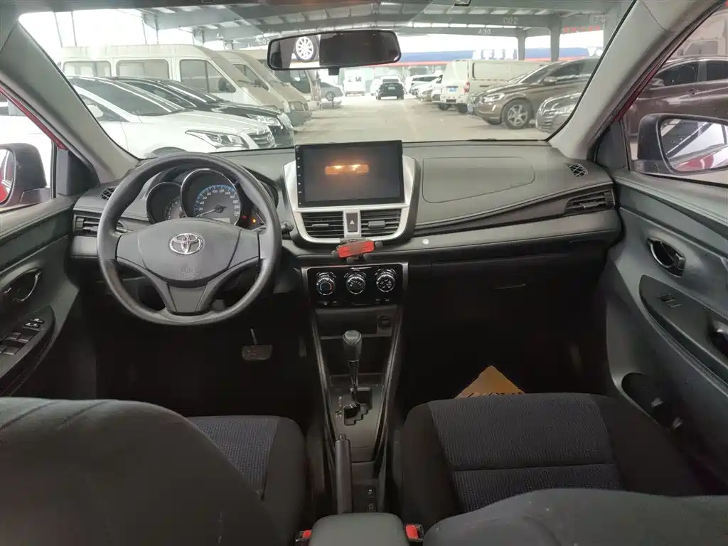 Toyota Yaris L 2018 — фото 6