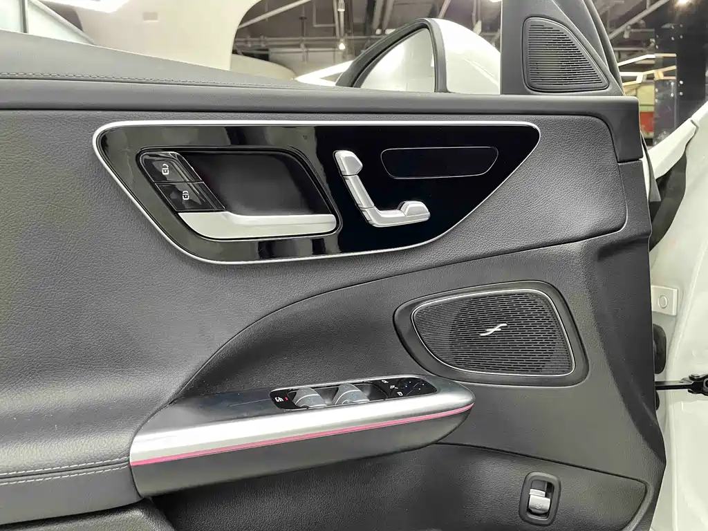 Mercedes-Benz C-Class 2023