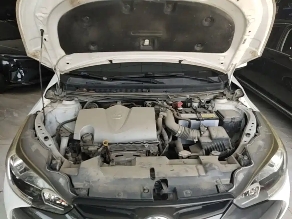 Toyota Yaris L 2017 — фото 20