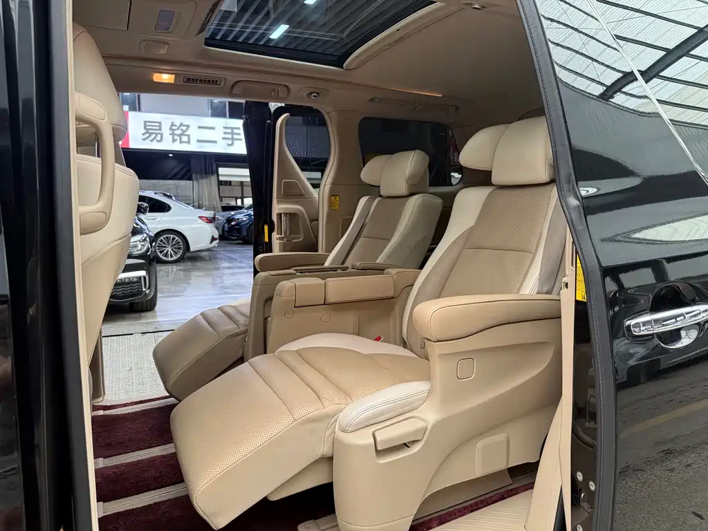 Toyota Alphard 2014 — фото 15