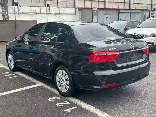 Volkswagen Lavida 2013