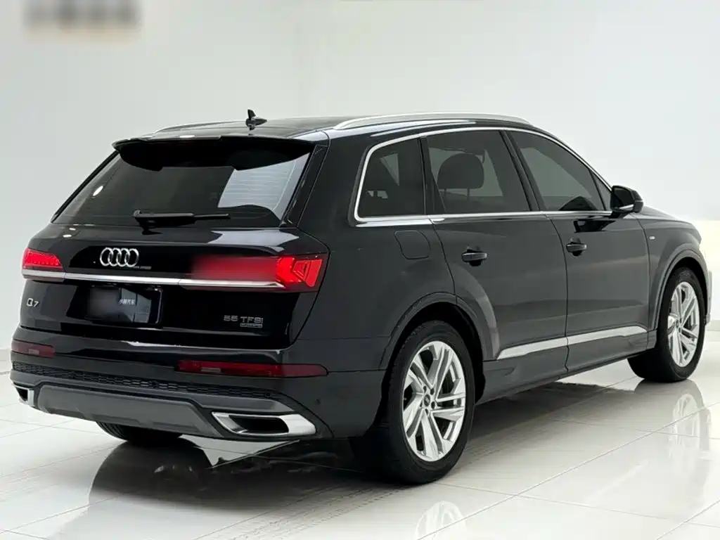 Audi Q7 2021 — фото 7