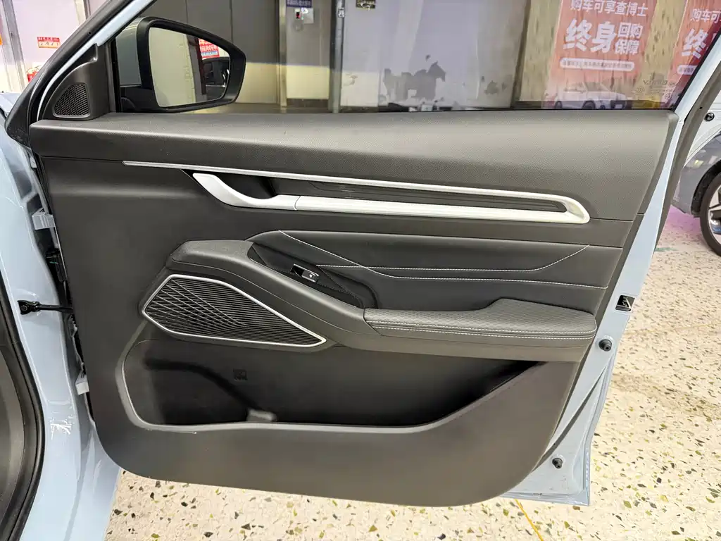 Geely Emgrand 2023 — фото 14