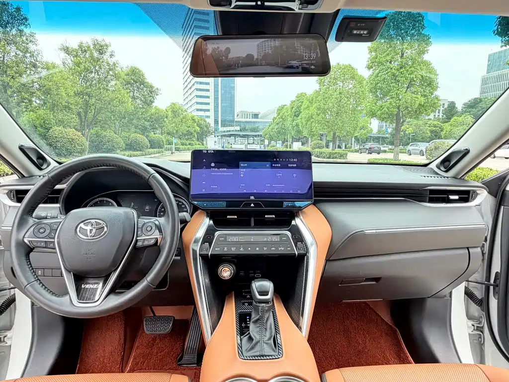 Toyota Venza 2022 — фото 11