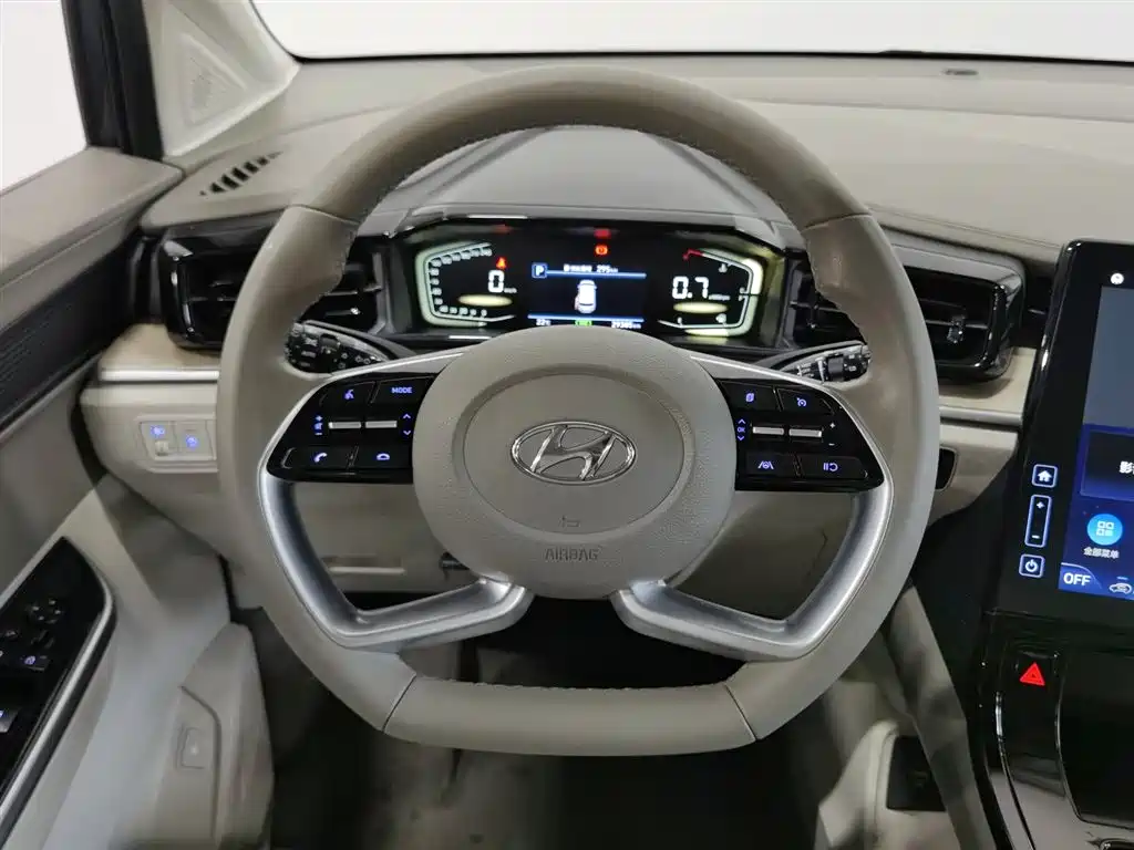 Hyundai Custo 2021 — фото 11